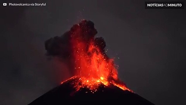 Vídeo mostra erupções noturnas espetaculares do vulcão Reventador