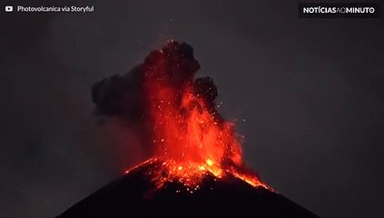Vídeo mostra erupções noturnas espetaculares do vulcão Reventador