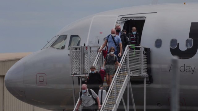 Passenger Facing $27,500 Fine for Reportedly Assaulting Flight Attendant for Enforcing Fac