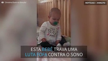 Bebê trava batalha intensa contra o sono