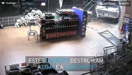 Ladrões destroem camionete para roubar loja de conveniência nos EUA