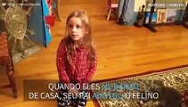 Menina se emociona ao ganhar o gato dos vizinhos