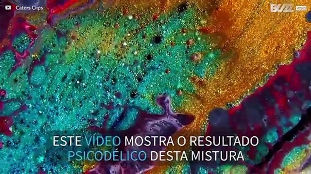 A psicodélica mistura de de óleo, sabão e tinta