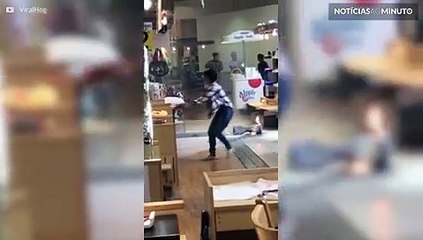 Hoverboard pega fogo em shopping nos EUA!