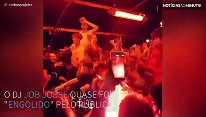 Dj "engolido" pelo público: é assim que se festeja em Amesterdam