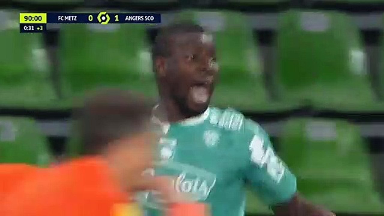 Carton rouge d'Oukidja vs Angers