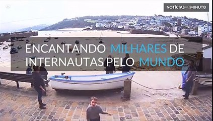 Autista de 8 anos conquista web com coreografia de 'Thriller'