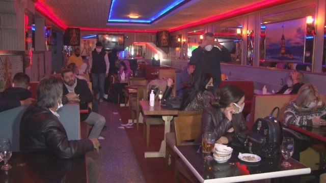 Devriye gezen ekip müzik sesini duyunca baskın yaptı