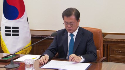 문 대통령, 윤 총장 사의 즉각 수리..."절차 따라 후임 인선" / YTN
