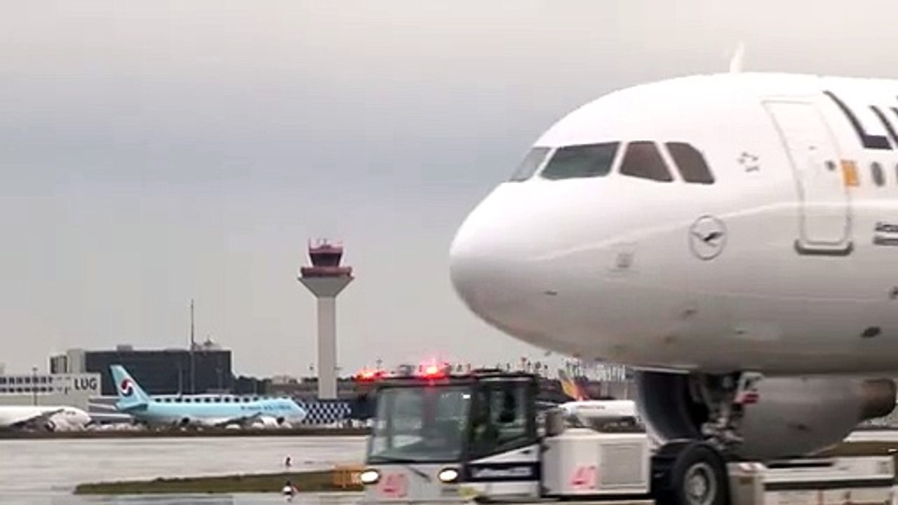 Lufthansa meldet Rekordverlust