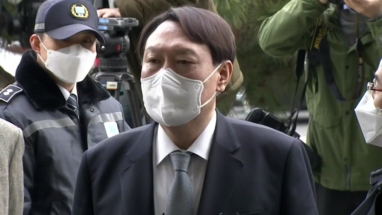 [뉴스큐] 윤석열, 전격 사의...靑 "文, 尹 사의 수용" / YTN