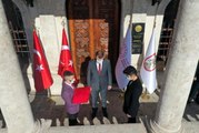 Sivas'ta bayrak teslim töreni düzenlendi