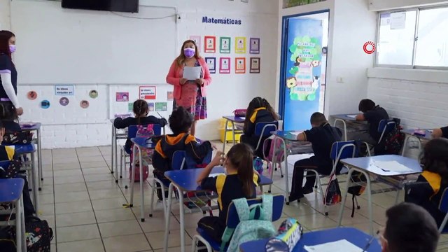 - Şili'de 1 yıllık aranın ardından öğrenciler okula döndü- Şili'de yüz yüze eğitim yeniden başladı