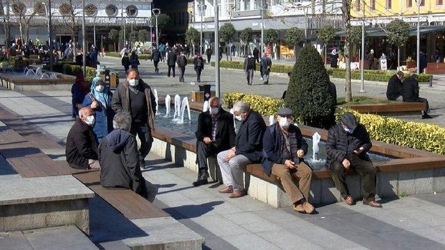 Cenazeye katılan 100 kişiden 40’ı coronaya yakalandı