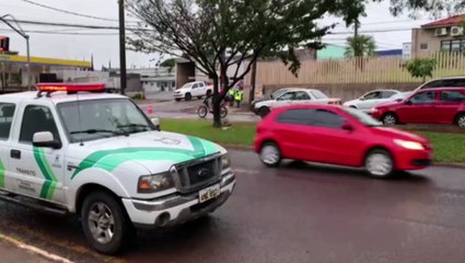 Drive-thru da vacina contra a Covid-19 inicia mais um dia com grandes filas