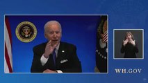 Nuevo vídeo de Biden completamente desorientado, diciendo cosas sin sentido y esperando a que le den consignas desde detrás de la cámara, que provoca que se corte el vídeo de inmediato
