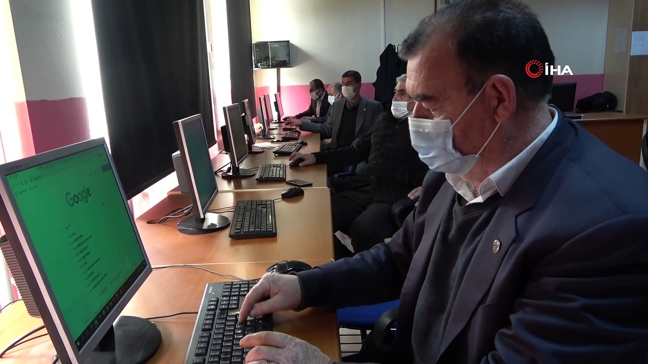 Muş’ta mahalle ve köy muhtarlarına bilgisayar eğitimi