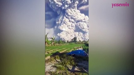 Patlayan volkan sonrası oluşan kül ve duman bulutları!