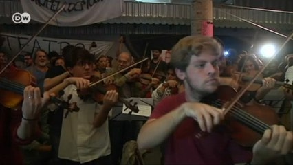 Protesto contra Temer tem paródia de "Carmina Burana"