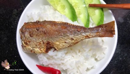 cơm trắng cá khô 1 nắng, vũ khí lợi hại khi bụng đói.