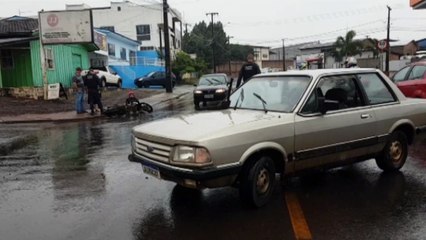 Mais uma mulher fica ferida após colisão entre carro e moto