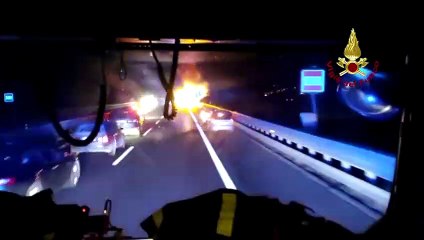 Fabro (TR) - In fiamme mezzo pesante sulla A1 (04.03.21)