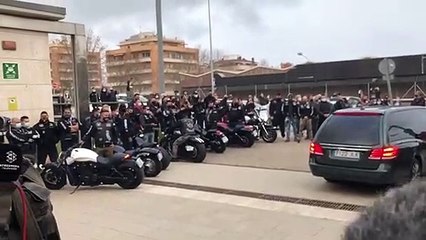El club de moteros Metrauners homenajea a Álex Casademunt en el tanatorio