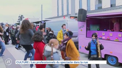 CULTURE / Les professionnels du spectacle dans la rue