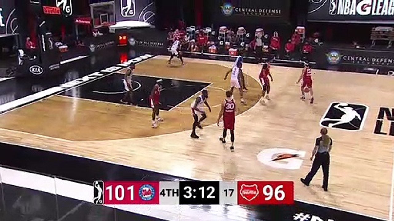 Shaq Buchanan rocks the rim