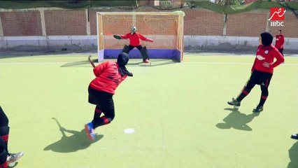 آية درويش لاعبة فريق آنسات هوكي الشرقية: لا نجد أحدا يدعمنا.. والاهتمام دائما بكرة القدم فقط