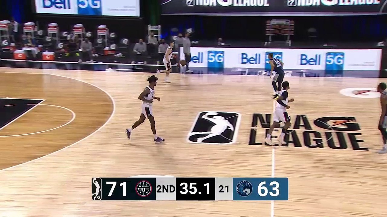 Raphiael Putney with the big dunk