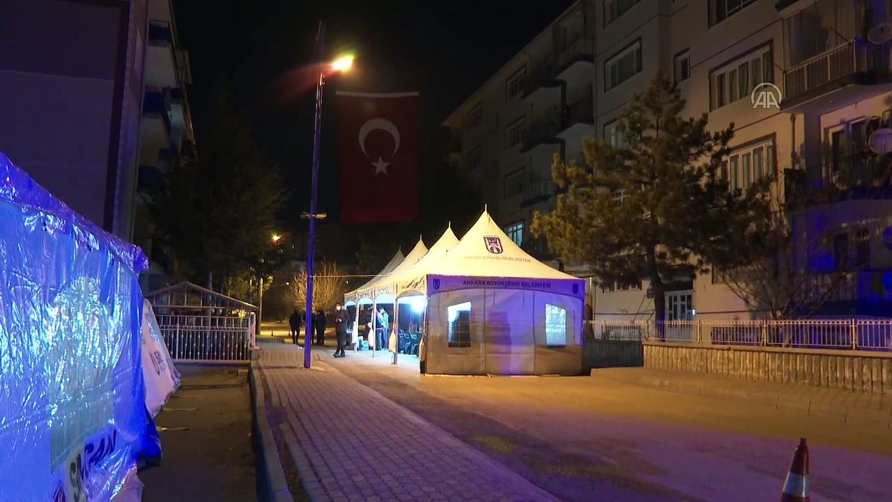 ANKARA - Tatvan'daki helikopter kazasında şehit düşen Kara Pilot Yüzbaşı Gökhan Uysal'ın Ankara'daki ailesine acı haber ulaştı