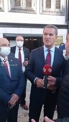 Mustafa Sarıgül'ün partisi için yazılan şarkıyı dinlerken yaptığı hareketler gündem oldu