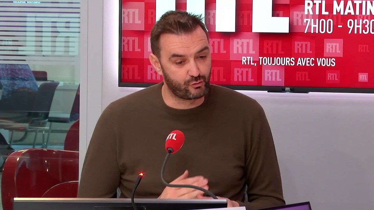 Comment éplucher des oignons sans pleurer ? Les conseils de Cyril Lignac