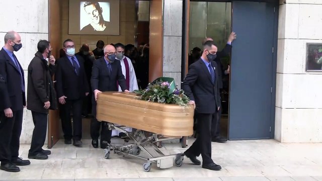 El último y emotivo adiós de familiares y amigos a Álex Casademunt