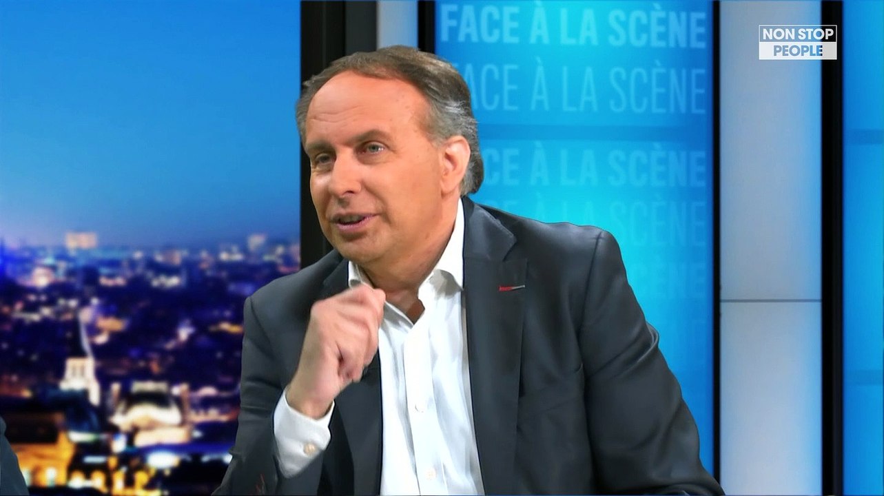 Face à la Scène - Éric-Emmanuel Schmitt laisse-t-il encore place à l'improvisation dans ses rôles ? Il répond