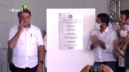 Covid-19: Jair Bolsonaro demande aux Brésiliens d'"arrêter de se plaindre et de pleurnicher"