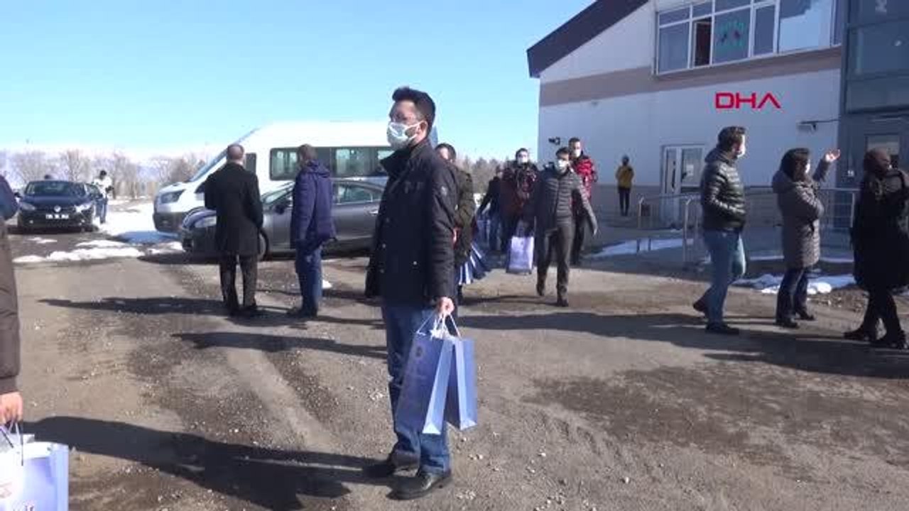 Son dakika haberleri: ERZURUM Çocukların çiftlikte atla gezinti keyfi