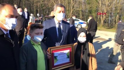 SAKARYA Bakan Selçuk İlk ve ortaokullarda yüzde 80, liselerde yüzde 70'in üzerinde katılım var