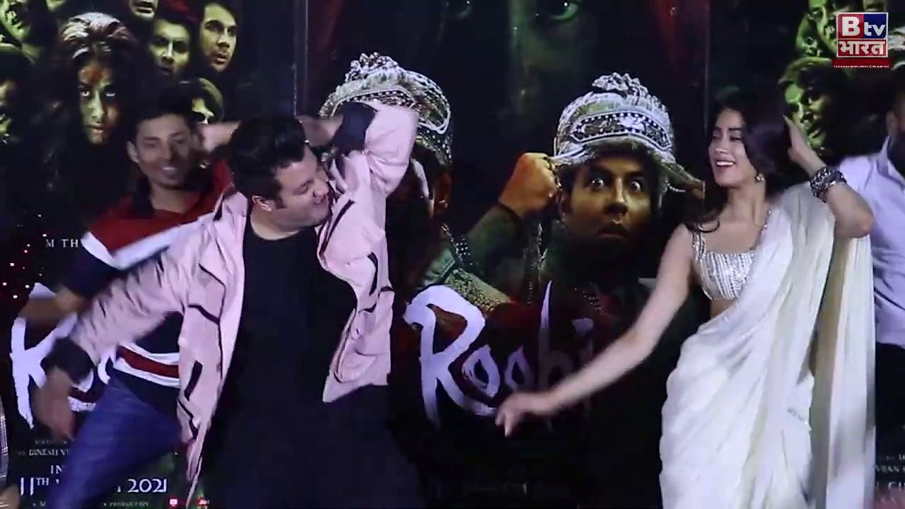 Jhanvi Kapoor & Varun Sharma Promoting their upcoming movie ’Roohi’ in Delhi Promotional Event