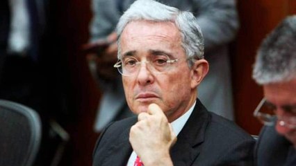 Fiscalía pide precluir la investigación contra el expresidente Álvaro Uribe