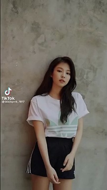 JENNIE