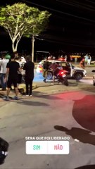 Carros de luxo e muita bebida: jovens voltam aglomerar em posto da Raja
