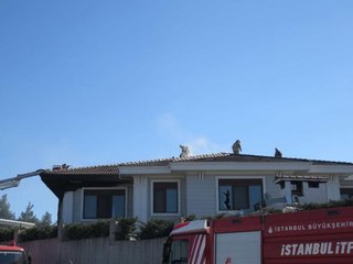 TUZLA'DA VİLLADA YANGIN