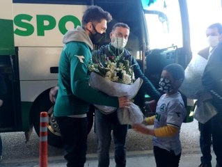 Lider Giresunspor'u İstanbul'da taraftarları karşıladı