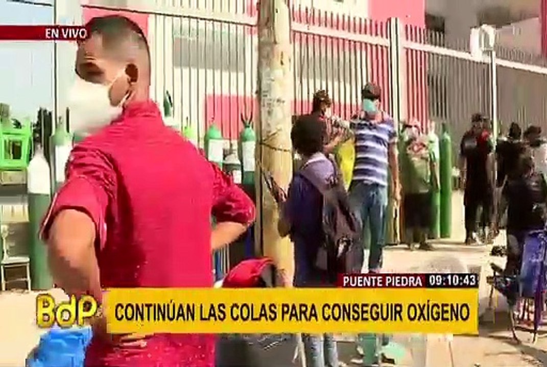 Continúan largas colas para conseguir oxígeno en Puente Piedra
