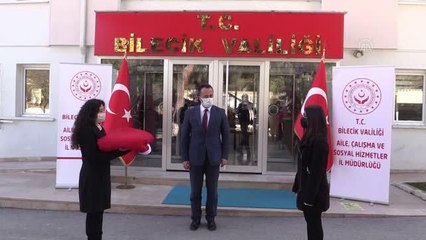 18 Mart'ta Çanakkale'de göndere çekilecek ay yıldızlı bayrak kente ulaştı