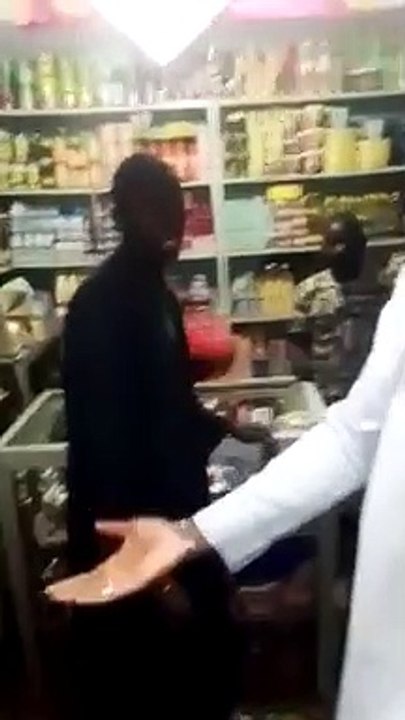 Une somme de 800 000fcfa et des produits alimentaires emportés dans la boutique.