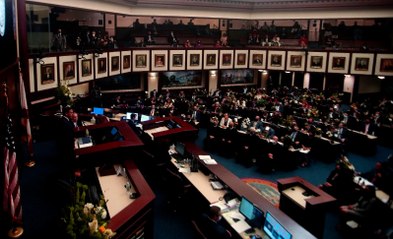 Sesiona legislatura en Florida con más de mil propuestas de ley | Resumen semanal