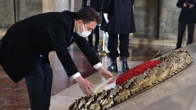 Babacan’dan hükümete hukuk eleştirisi: Ekonomi dibe vurunca hatırladılar